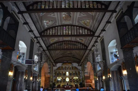 Innvendig i Basilica del Santo Niño