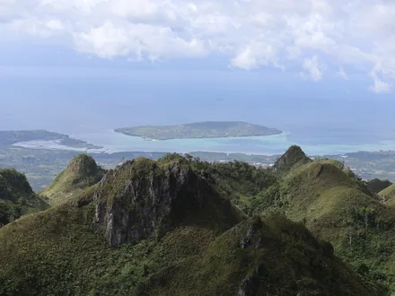 Utsikt fra Osmeña Peak mot vestkysten av Cebu
