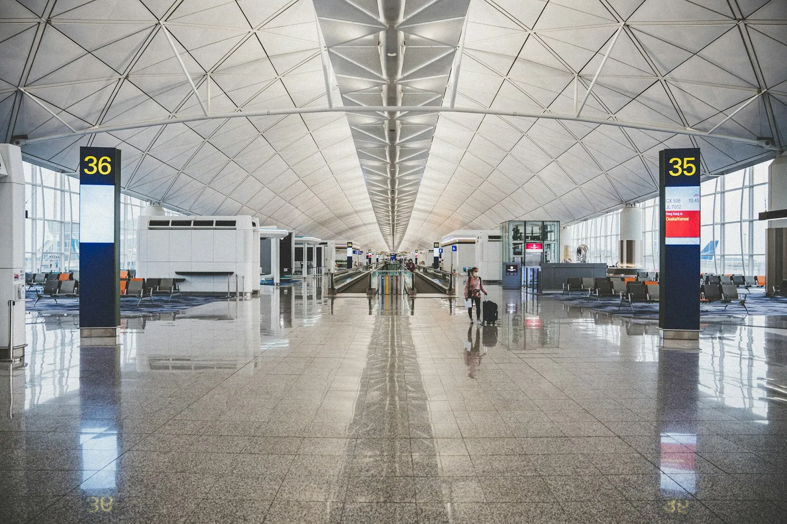 Transitthall på en flyplass